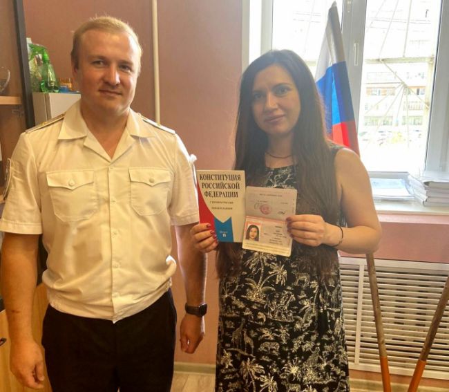 В Ухте вручили уроженке Украины паспорт